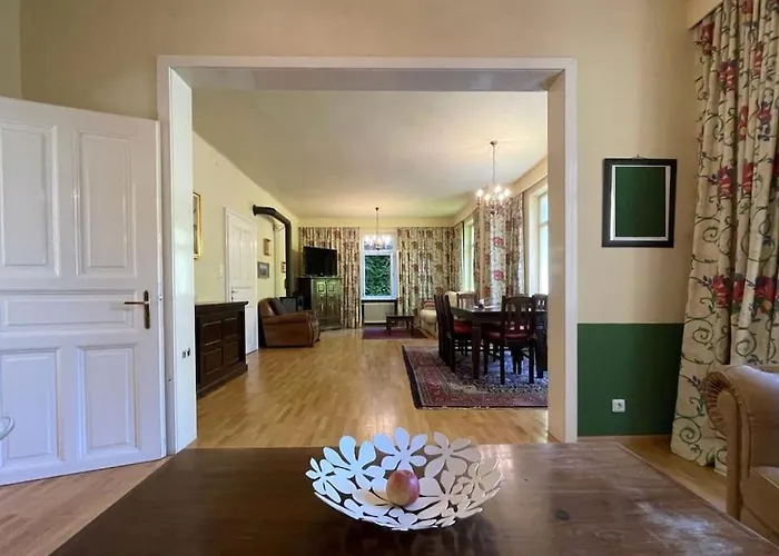 Villa Idyllisches Mit Garten Nahe Stadtplatz *